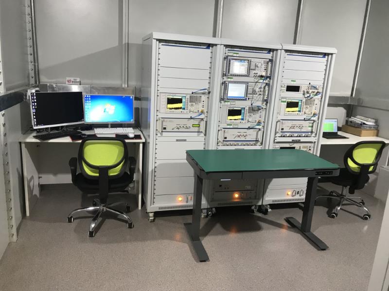 Fully automatic RF test system